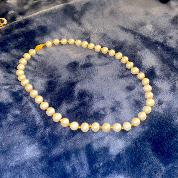 Pearl Necklace with 14K Gold Elegant and Class in one - Picture 4 of 17